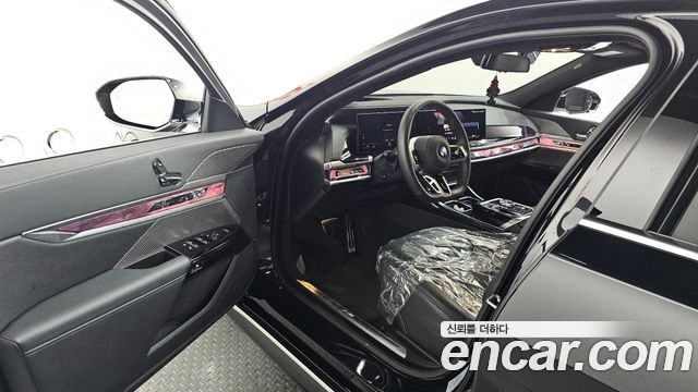 BMW 7-Series 2025 — photo 10