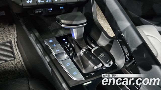 Hyundai AVANTE 2021 — photo 12