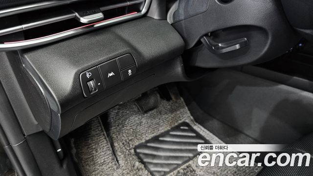 Hyundai AVANTE 2021 — photo 25