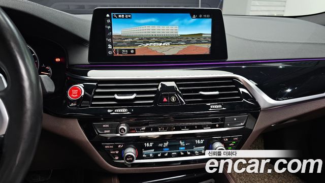BMW 5-Series 2018 — photo 13
