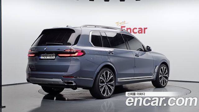 BMW X7 2023 — photo 2