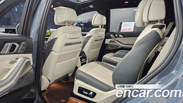 BMW X7 2023 — photo 18