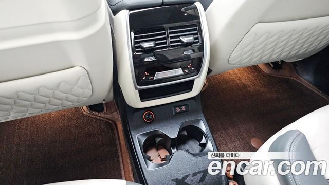 BMW X7 2023 — photo 28