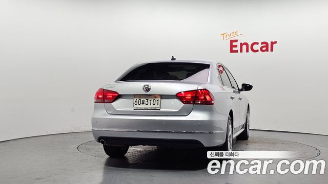 Volkswagen Passat 2013 — photo 4