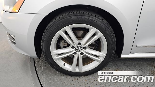 Volkswagen Passat 2013 — photo 5