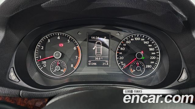 Volkswagen Passat 2013 — photo 8