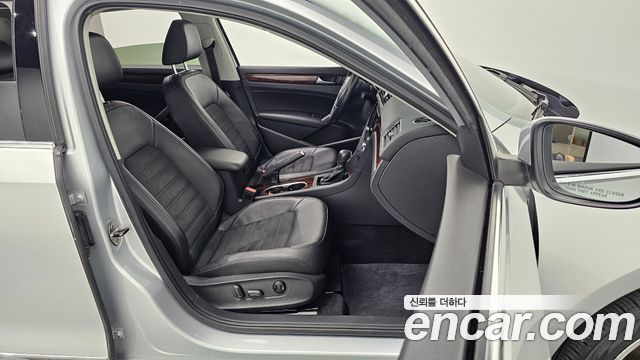 Volkswagen Passat 2013 — photo 10