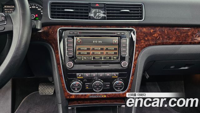 Volkswagen Passat 2013 — photo 14