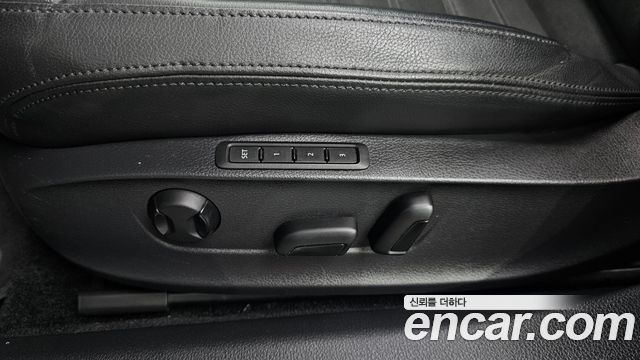 Volkswagen Passat 2013 — photo 17