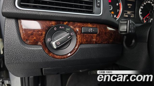 Volkswagen Passat 2013 — photo 18