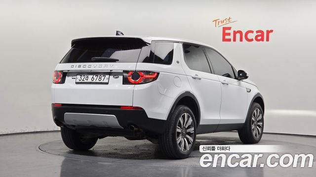Land Rover Discovery Sport 2018 — photo 2