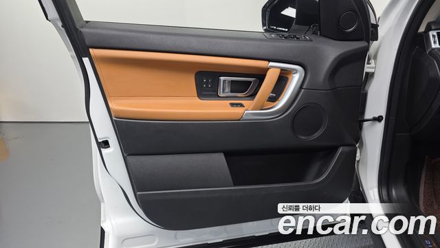 Land Rover Discovery Sport 2018 — photo 14