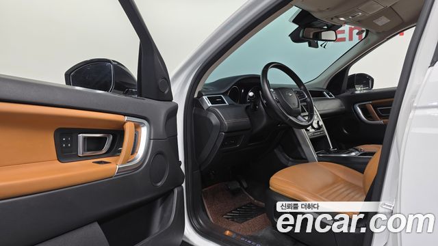 Land Rover Discovery Sport 2018 — photo 16