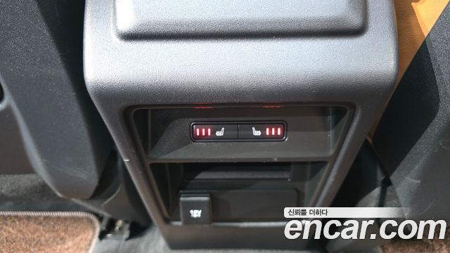 Land Rover Discovery Sport 2018 — photo 31