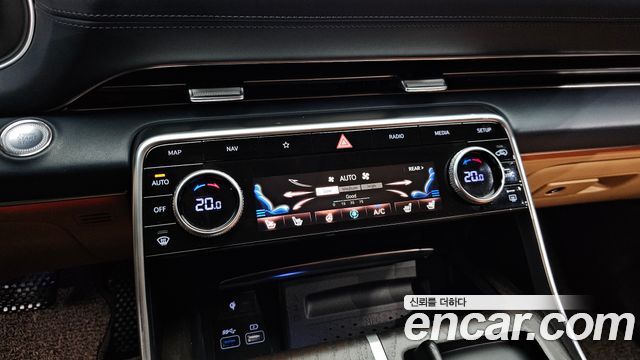 Genesis GV80 2020 — photo 17