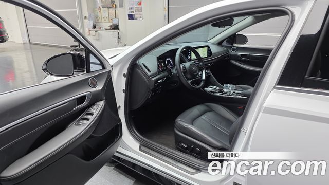 Hyundai Sonata 2023 — photo 13