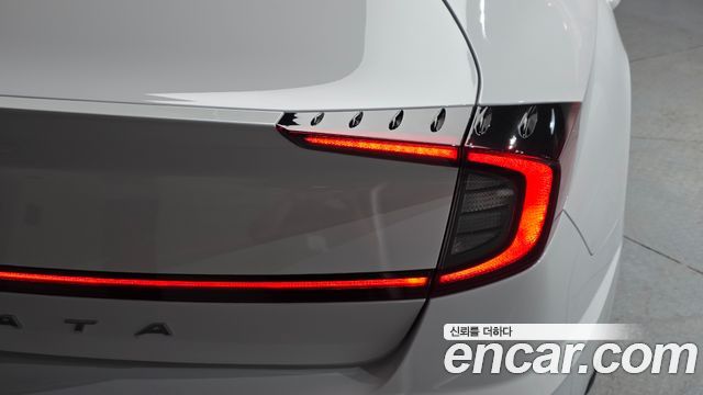 Hyundai Sonata 2023 — photo 9