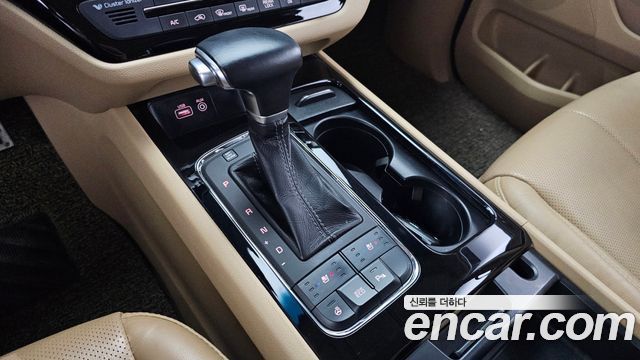 Kia Canival 2017 — photo 9