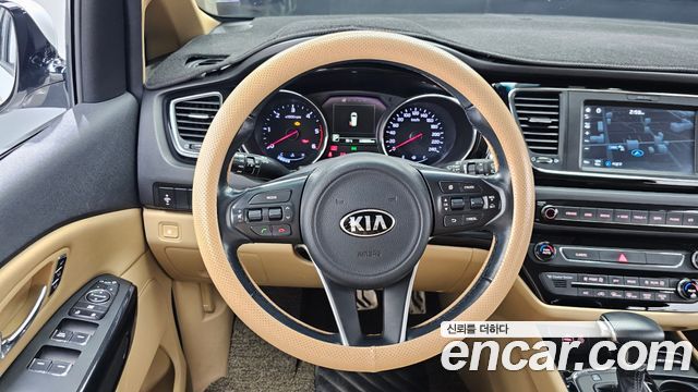 Kia Canival 2017 — photo 13