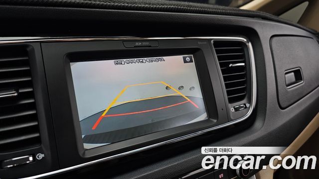 Kia Canival 2017 — photo 15