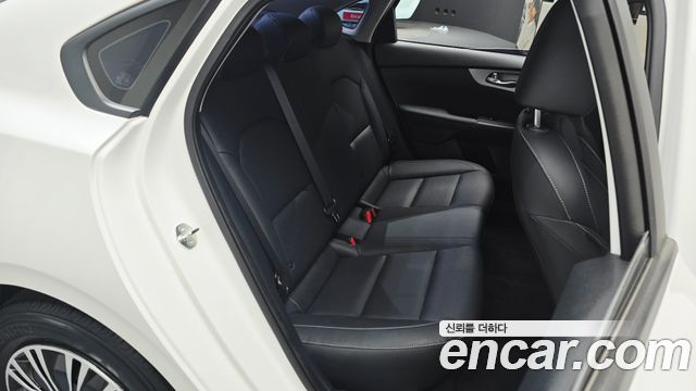 Kia K3 2023 — photo 24