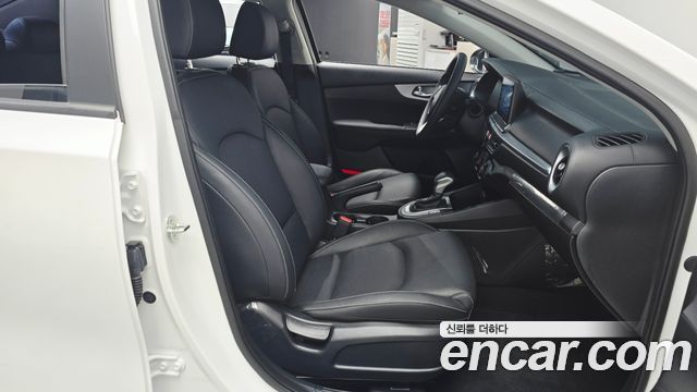 Kia K3 2023 — photo 16