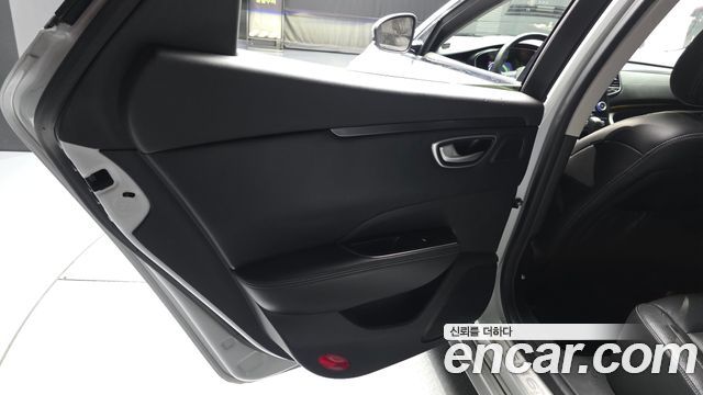 Renault Korea SM6 2016 — photo 15