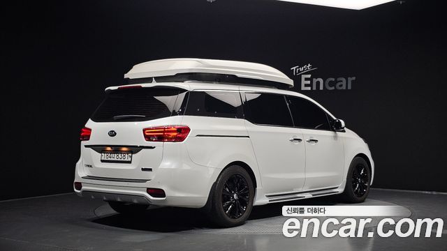 Kia Canival 2020 — photo 2