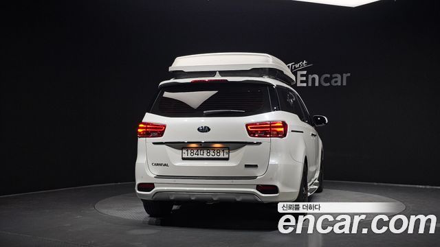 Kia Canival 2020 — photo 4