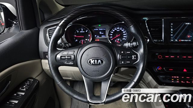 Kia Canival 2020 — photo 20