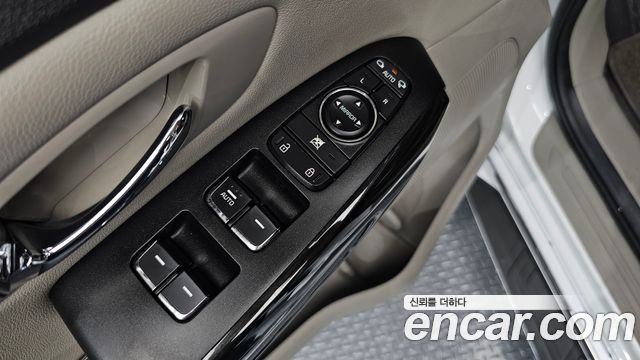 Kia Canival 2020 — photo 25