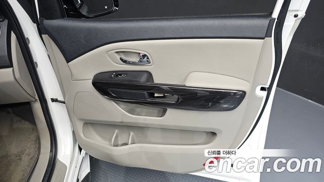 Kia Canival 2020 — photo 15