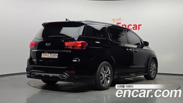 Kia Canival 2020 — photo 2