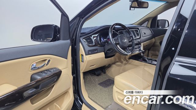 Kia Canival 2020 — photo 10