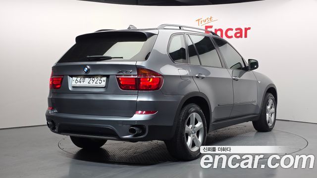 BMW X5 2011 — photo 2