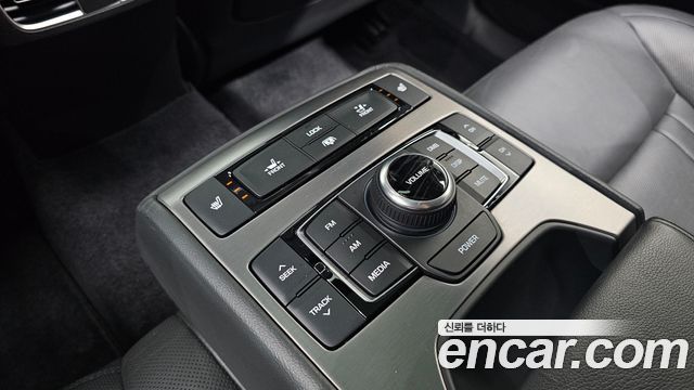Hyundai Genesis 2016 — photo 22