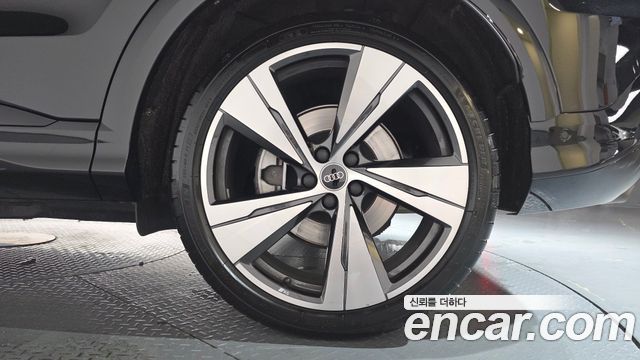 Audi Q5 2025 — photo 7