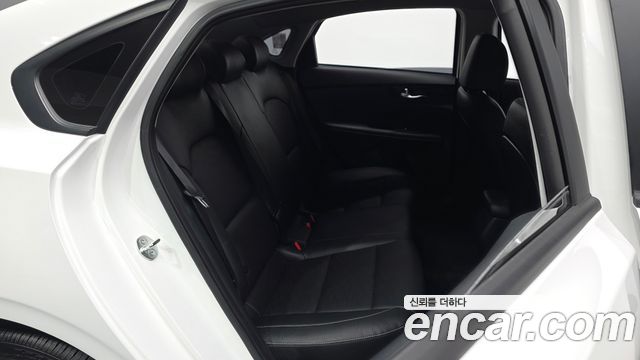 Kia K3 2023 — photo 11