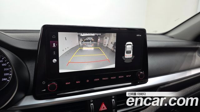 Kia K3 2023 — photo 14