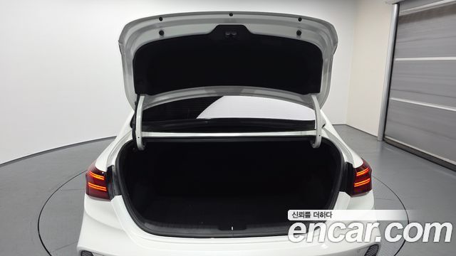 Kia K3 2023 — photo 20