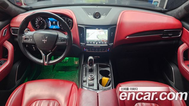 Maserati Levante 2017 — photo 10