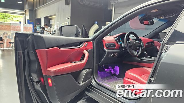 Maserati Levante 2017 — photo 13