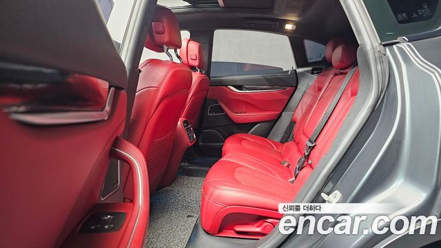 Maserati Levante 2017 — photo 18