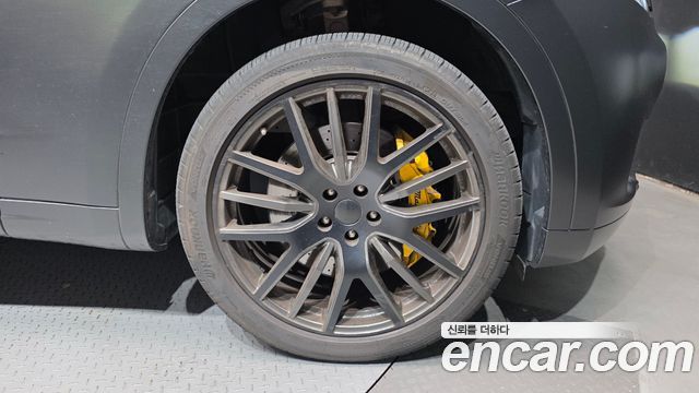 Maserati Levante 2017 — photo 7