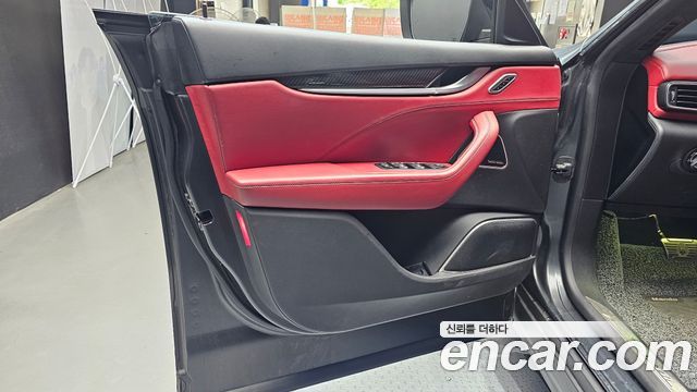 Maserati Levante 2017 — photo 14