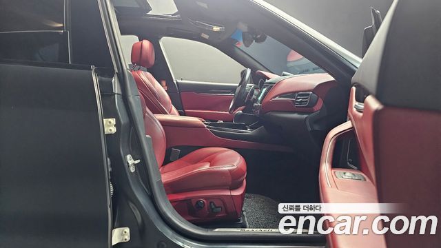 Maserati Levante 2017 — photo 16