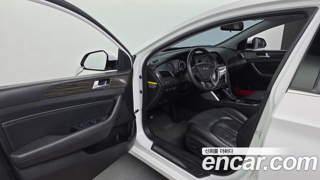 Hyundai Sonata 2015 — photo 18