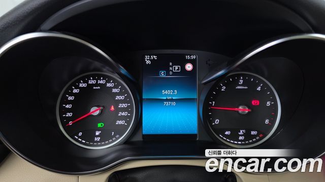 Mercedes-Benz C-Class 2020 — photo 11