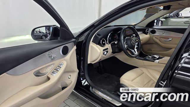 Mercedes-Benz C-Class 2020 — photo 13