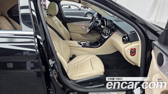 Mercedes-Benz C-Class 2020 — photo 17